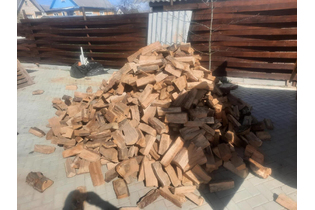 Дрова колотые дубовые 3 куб.м.