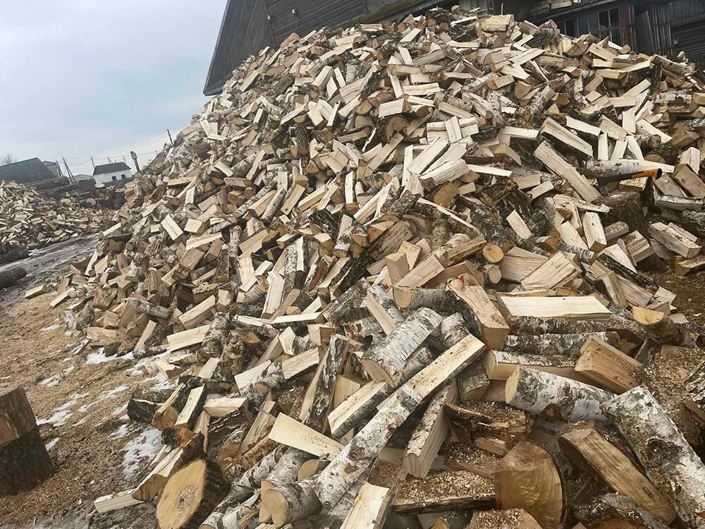 Складирование березовых дров